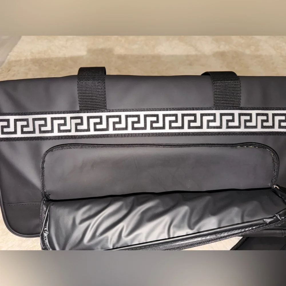 ⚡️Versace Black and White Duffel Bag⚡️ - Picture 7 of 7